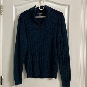 Zippered front long sleeve men’s sweater size XL. Solid blue insert on shoulder